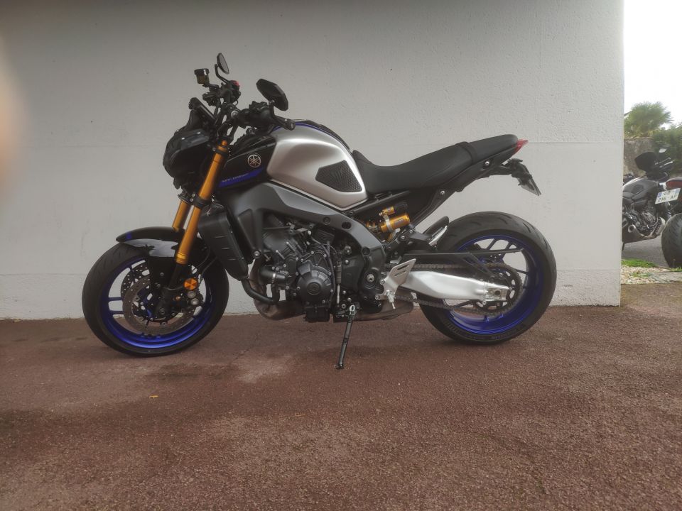 YAMAHA MT-09 SP 4