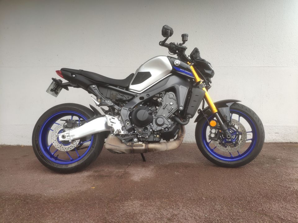 YAMAHA MT-09 SP 4