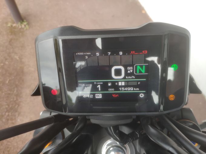YAMAHA MT-09 SP 4
