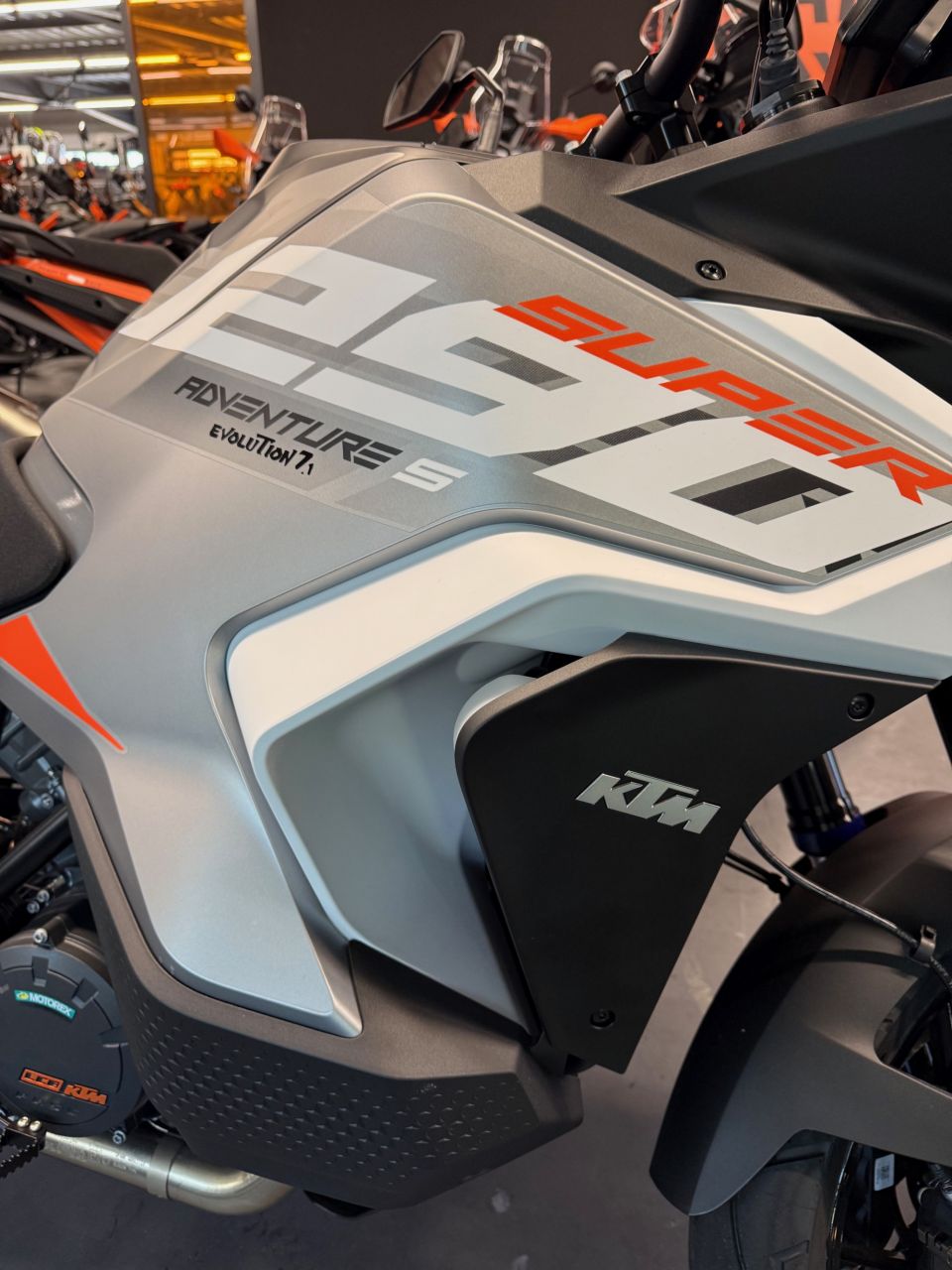 KTM 1290 SUPER ADVENTURE S 4