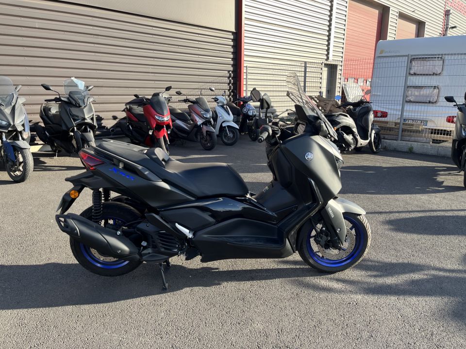 YAMAHA X-MAX 125 4