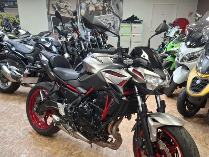KAWASAKI Z 650 (47.5CV) 4