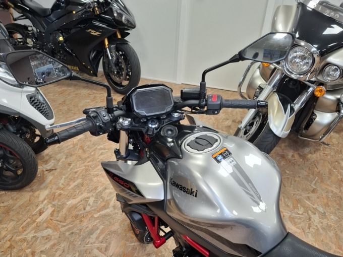 KAWASAKI Z 650 (47.5CV) 4