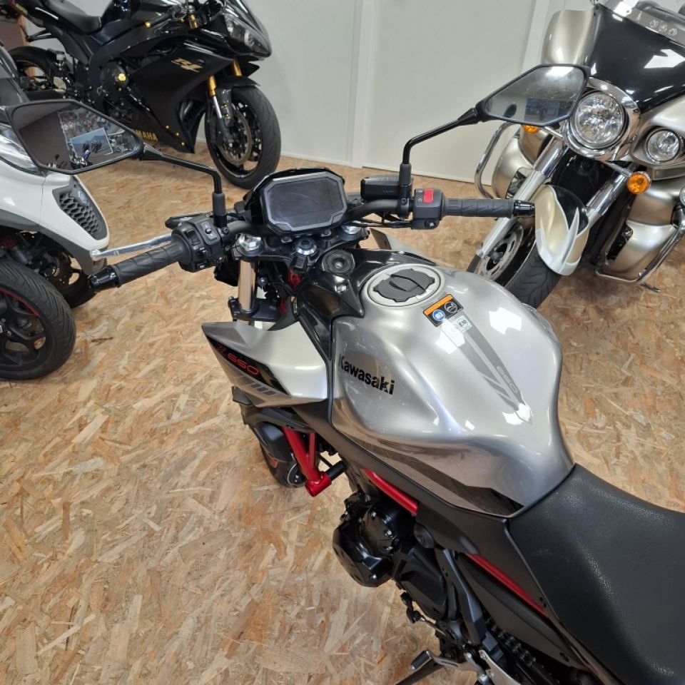 KAWASAKI Z 650 (47.5CV) 4