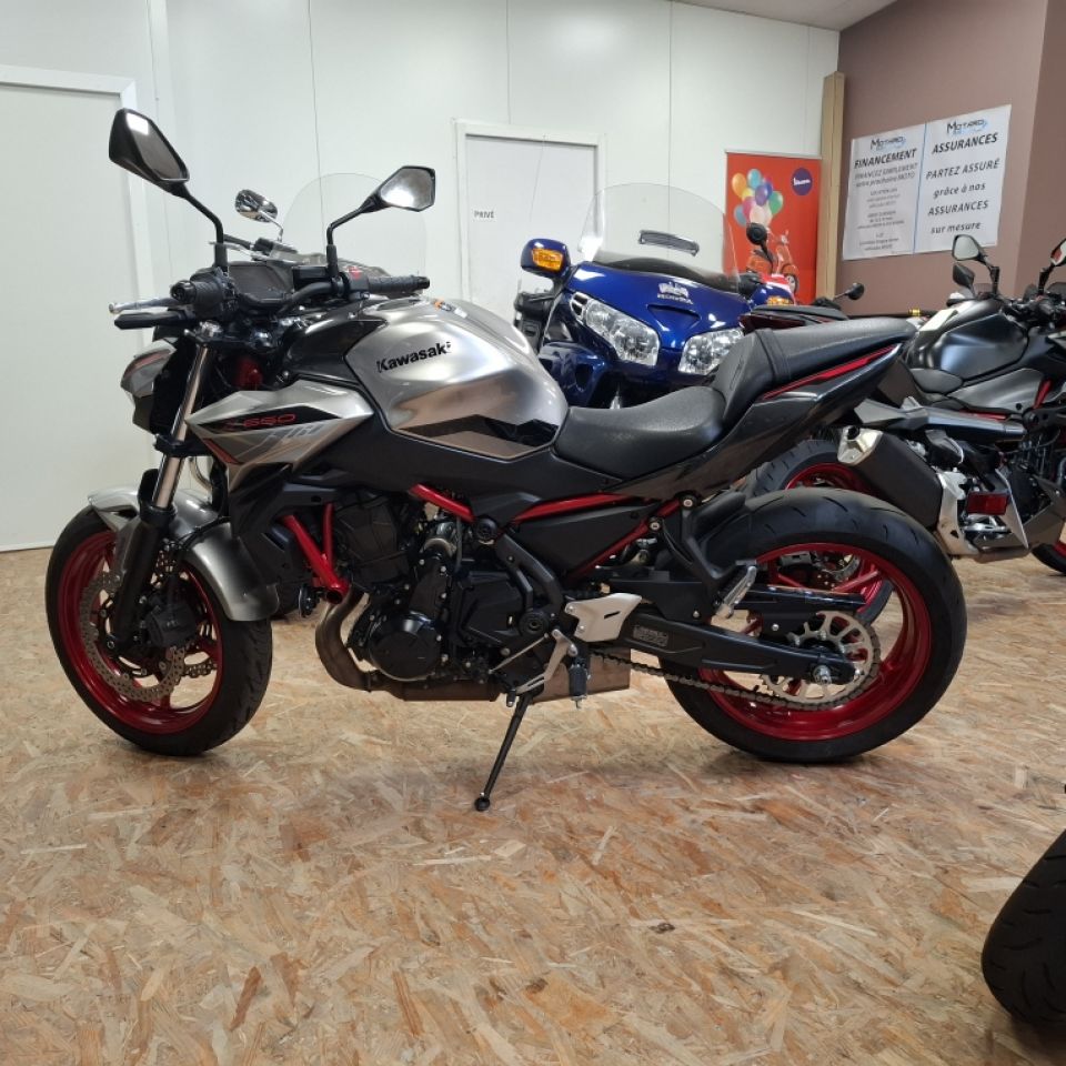 KAWASAKI Z 650 (47.5CV) 4