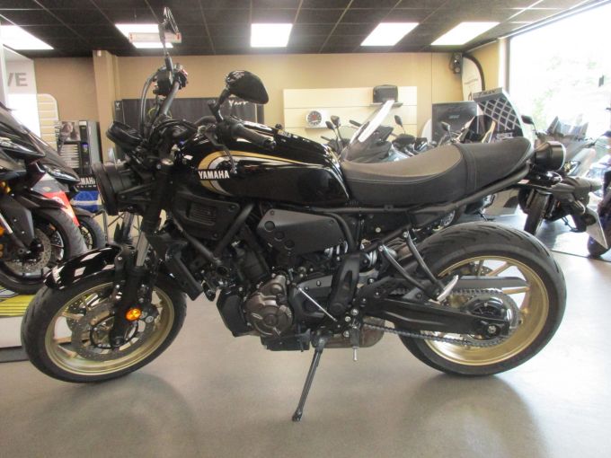 YAMAHA XSR 700 4