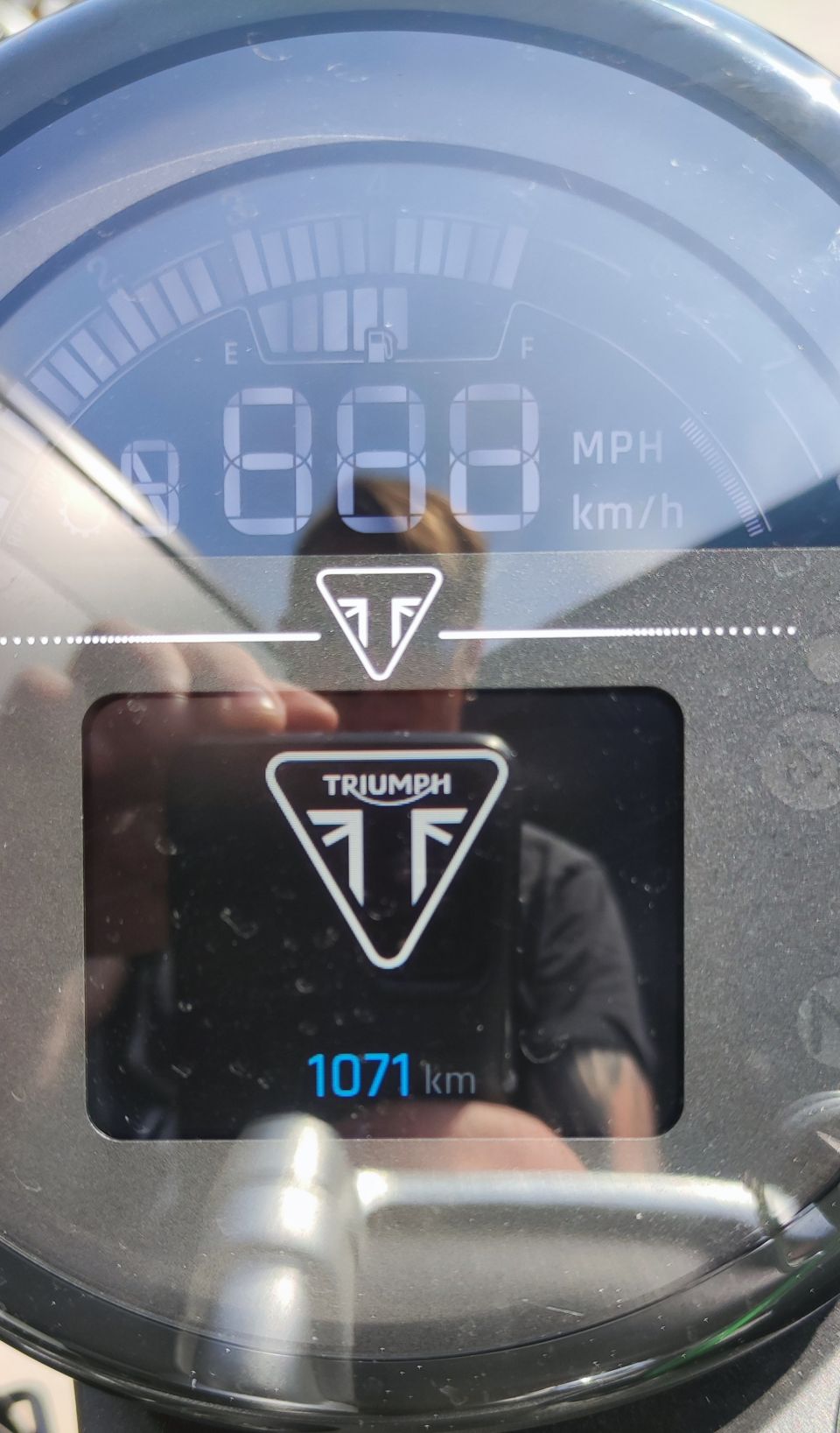 TRIUMPH SPEED TWIN 900 4