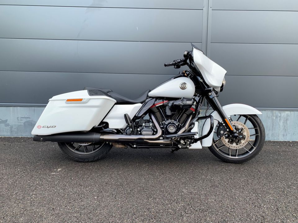 HARLEY-DAVIDSON TOURING STREET GLIDE 1923 CVO  4