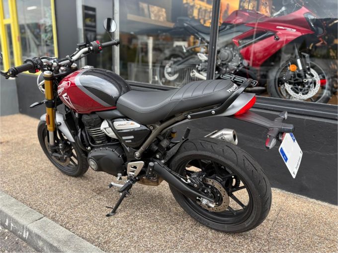 TRIUMPH SPEED 400 4