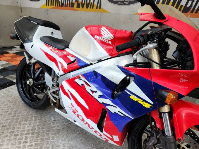 HONDA RVF 400 4