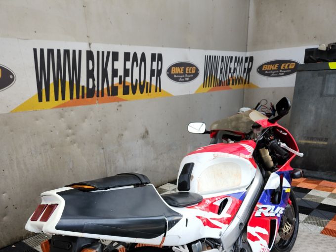 HONDA RVF 400 4