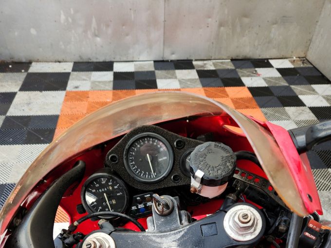 HONDA RVF 400 4
