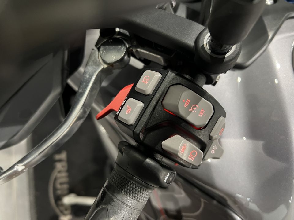 TRIUMPH Tiger 900 GT PRO 4