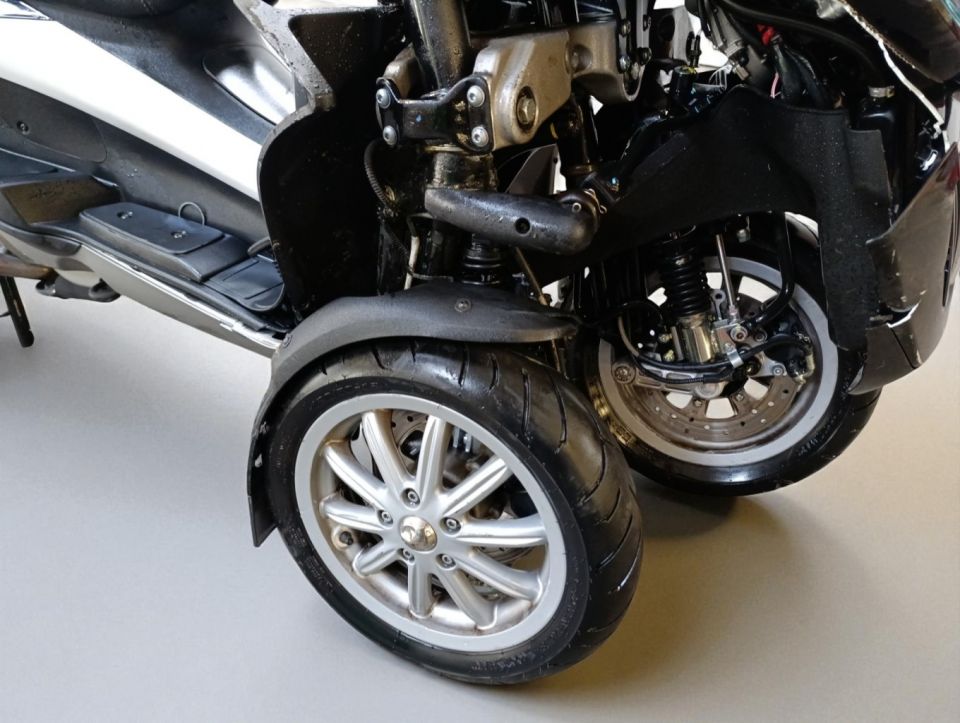 PIAGGIO MP3 400 4