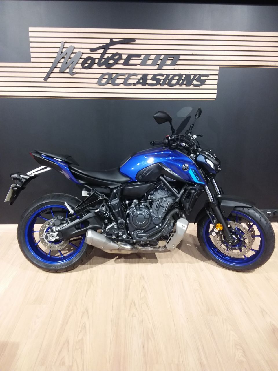 YAMAHA MT-07 4
