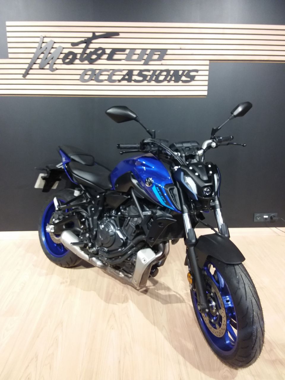YAMAHA MT-07 4