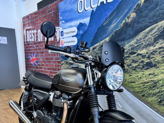 TRIUMPH STREET TWIN  900 4