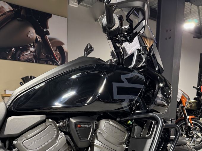 HARLEY-DAVIDSON ADVENTURE PAN AMERICA 1250 4