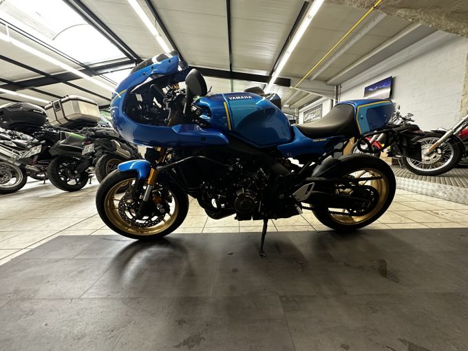 YAMAHA XSR 900 4