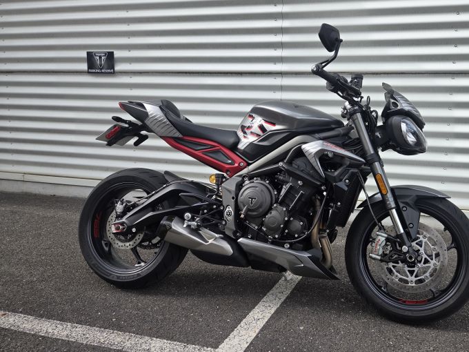 TRIUMPH STREET TRIPLE 765 RS 4
