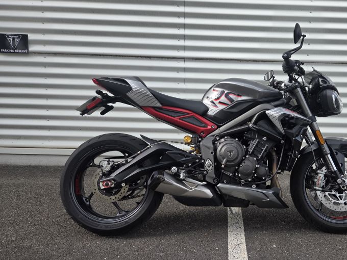 TRIUMPH STREET TRIPLE 765 RS 4