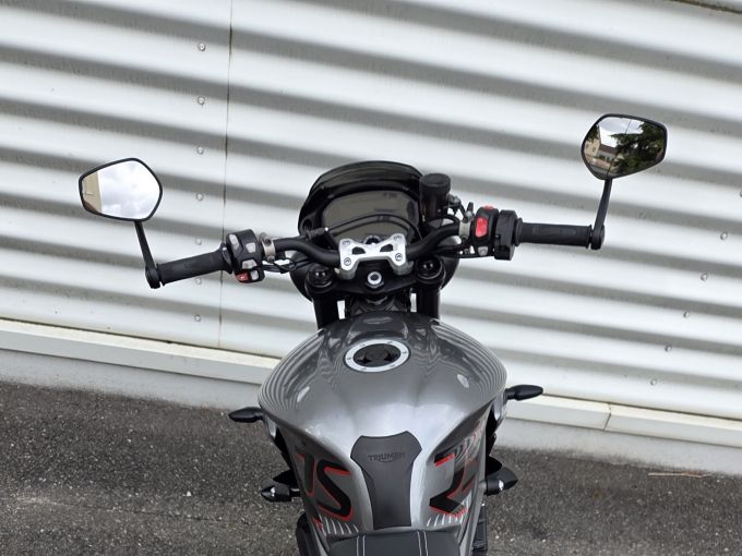 TRIUMPH STREET TRIPLE 765 RS 4