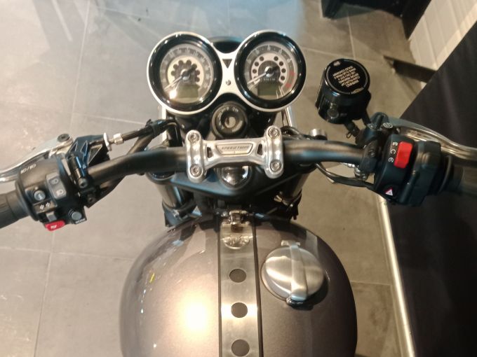 TRIUMPH SPEED TWIN 1200 4