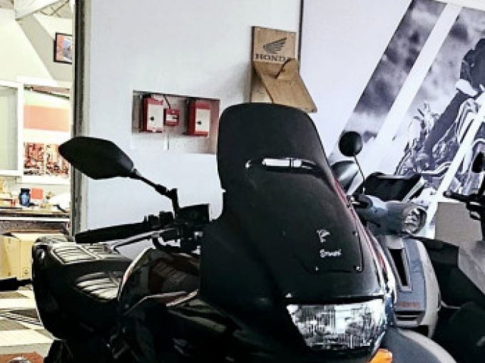 YAMAHA DIVERSION 600 4