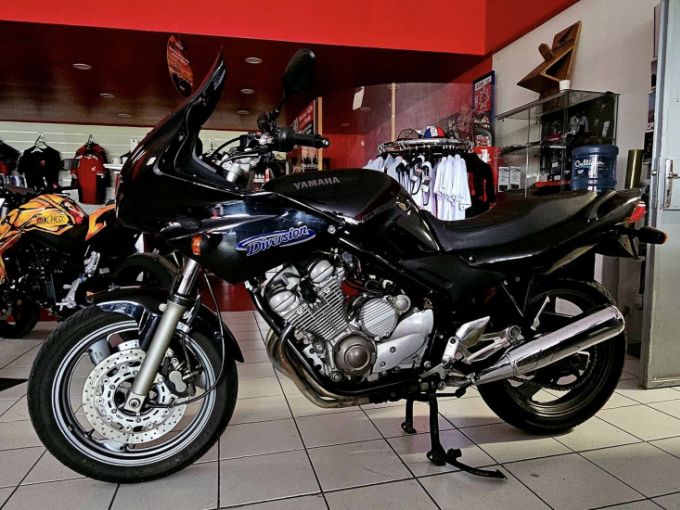 YAMAHA DIVERSION 600 4