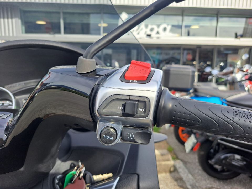 PIAGGIO MP3 500 ABS/ASR 4