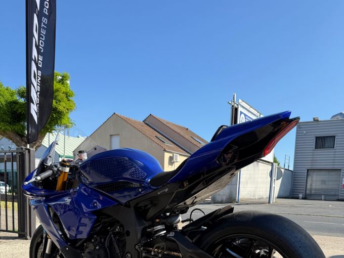 YAMAHA YZF 1000 R1 4
