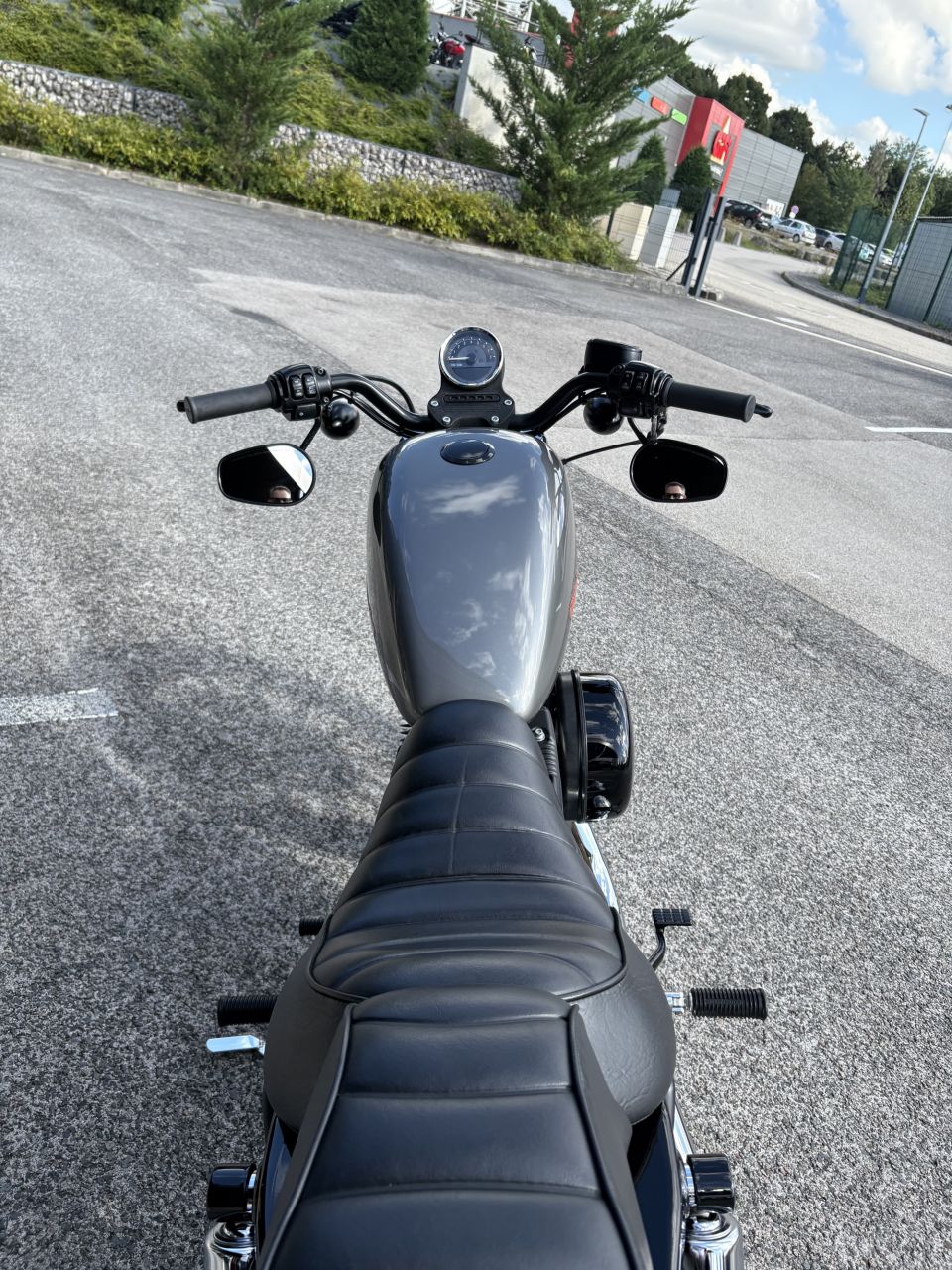 HARLEY-DAVIDSON SPORTSTER IRON 883 ABS 4