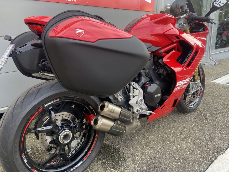 DUCATI SUPERSPORT 939S 4