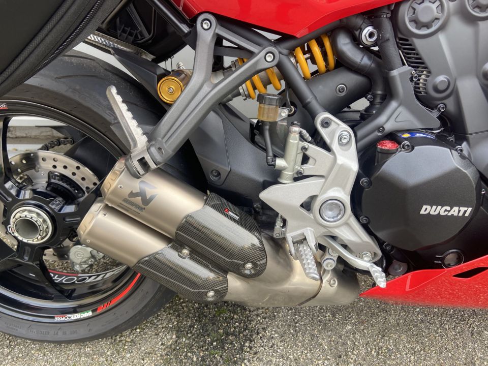 DUCATI SUPERSPORT 939S 4