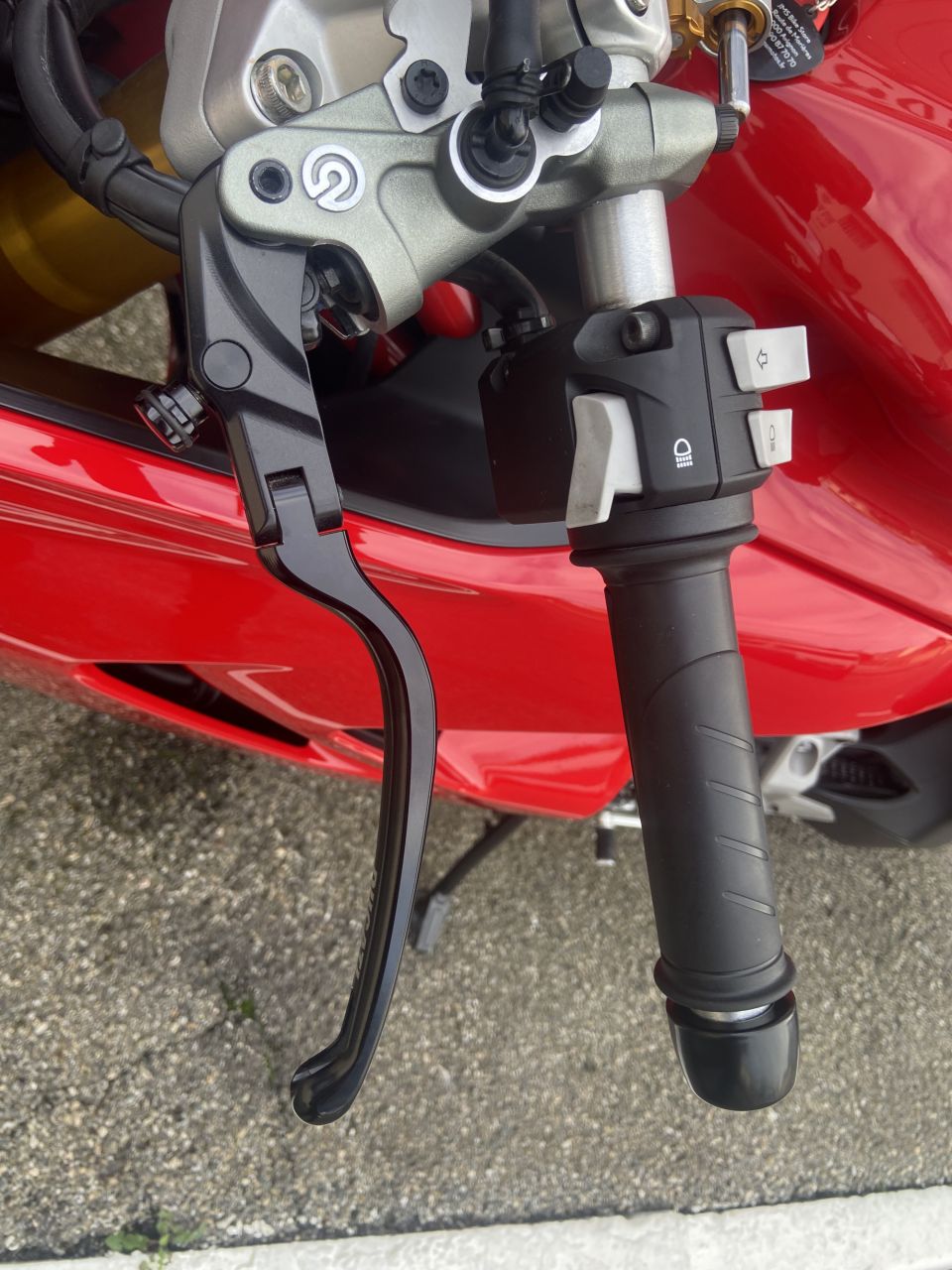 DUCATI SUPERSPORT 939S 4