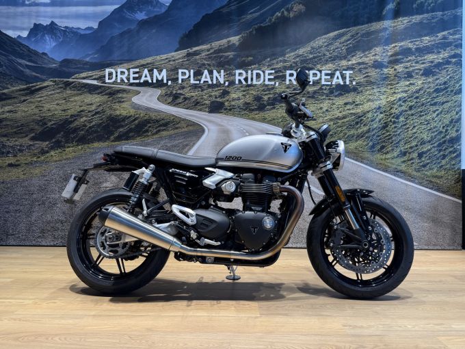 TRIUMPH SPEED TWIN 1200 4