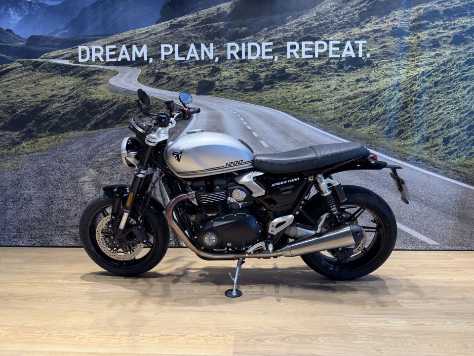 TRIUMPH SPEED TWIN 1200 4