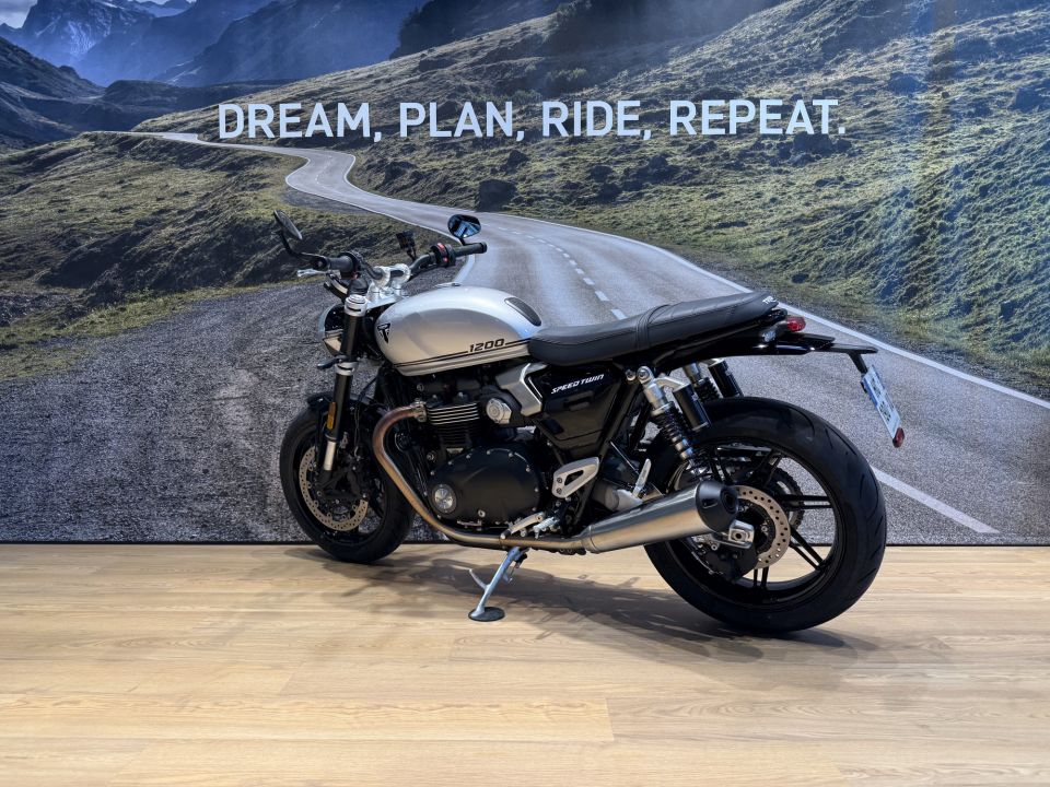 TRIUMPH SPEED TWIN 1200 4
