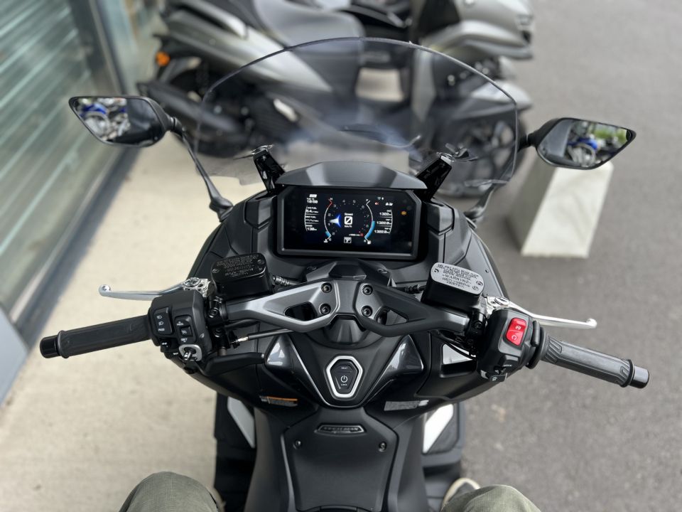 YAMAHA XP T-MAX 560 TECH MAX 4