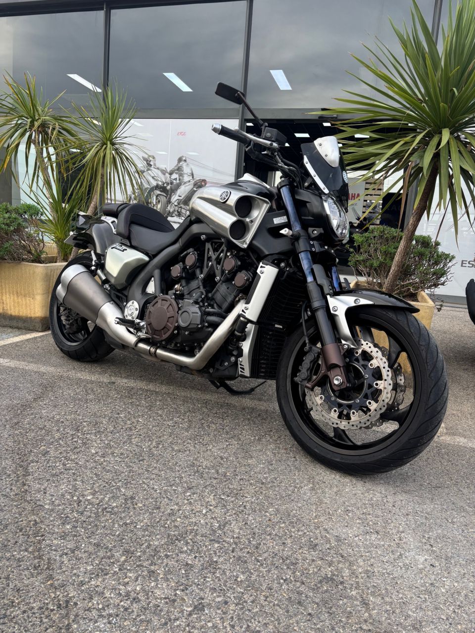 YAMAHA V-MAX 1700 4