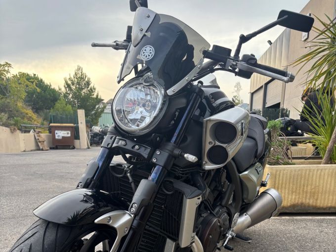 YAMAHA V-MAX 1700 4