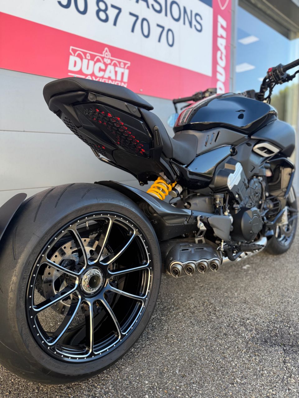 DUCATI DIAVEL V4 4