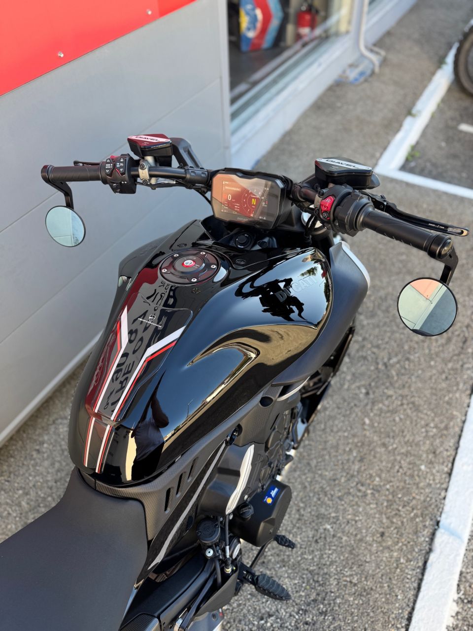 DUCATI DIAVEL V4 4
