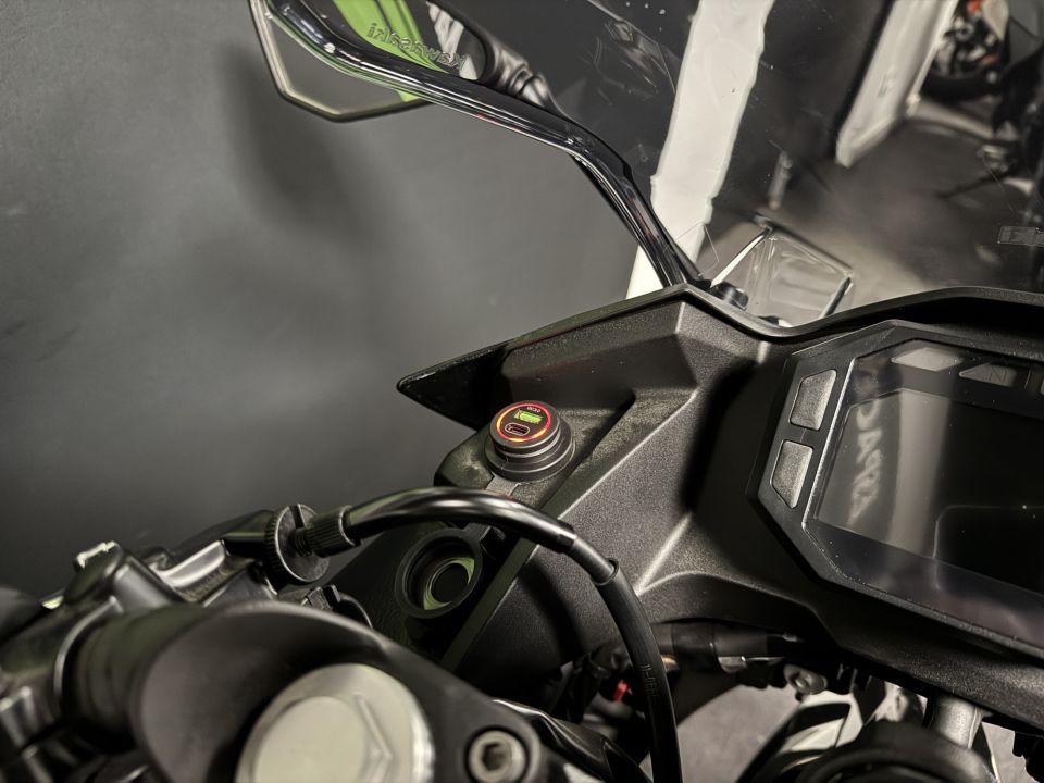 KAWASAKI Ninja 500 4