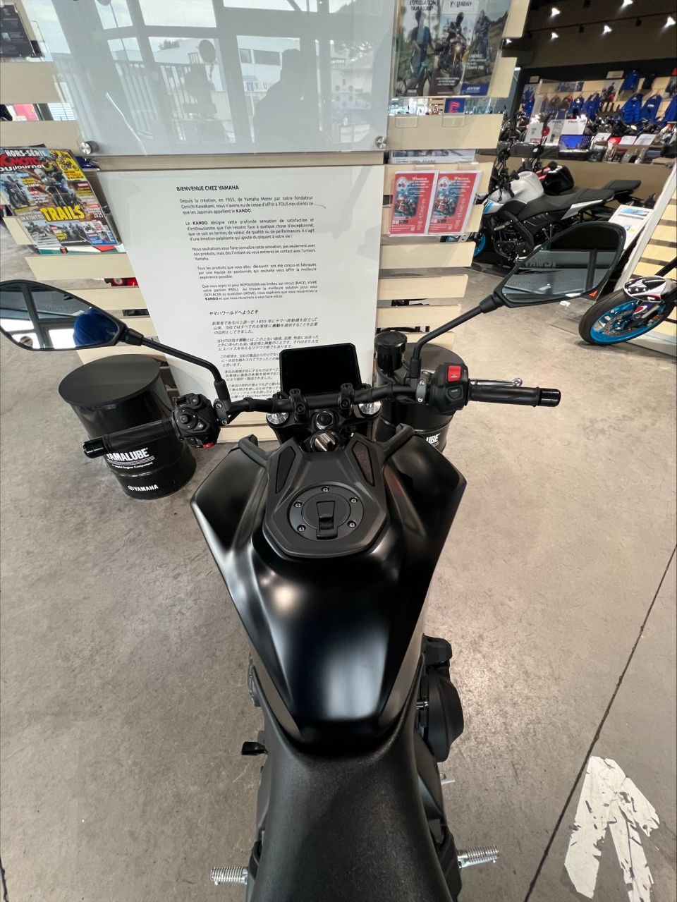YAMAHA MT-09  Y-AMT 4