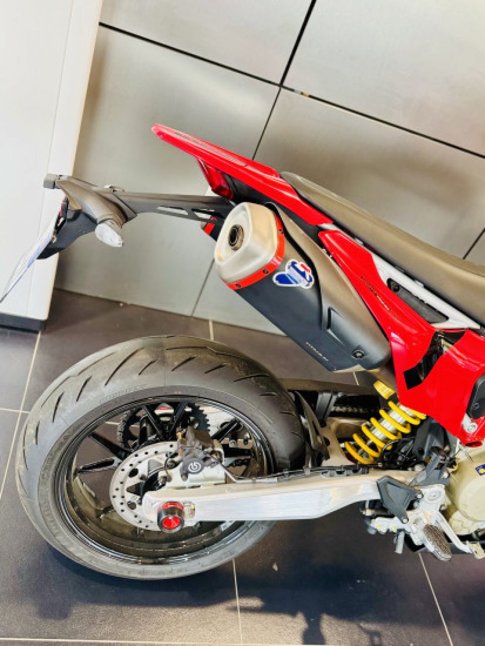 DUCATI HYPERMOTARD 698 4