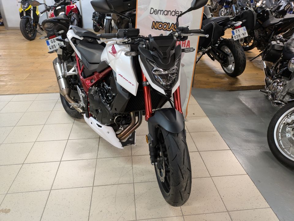 HONDA CB 750 HORNET 4