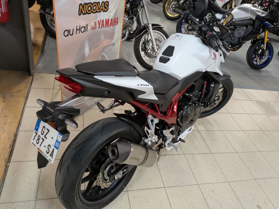 HONDA CB 750 HORNET 4