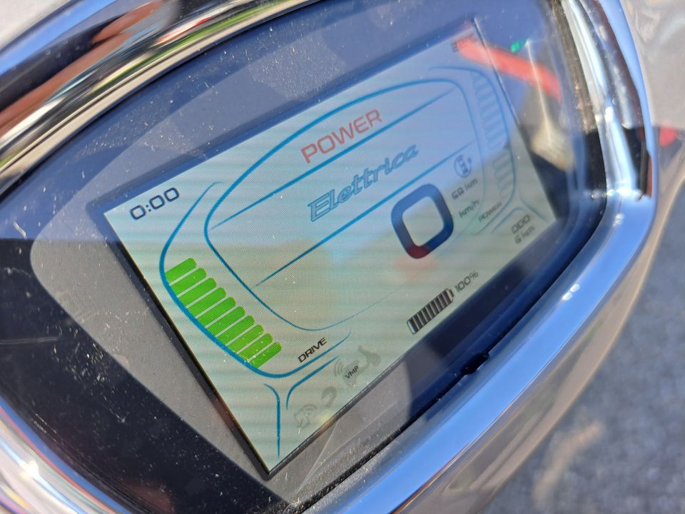 VESPA PRIMAVERA 125 4