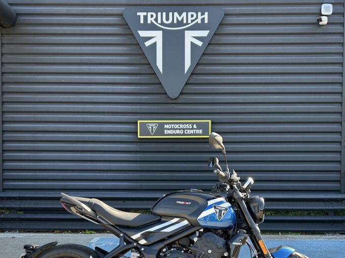TRIUMPH TRIDENT 660 4